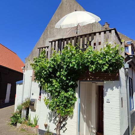 The Cosy Little House With The Sundial Villa Stavenisse Eksteriør billede