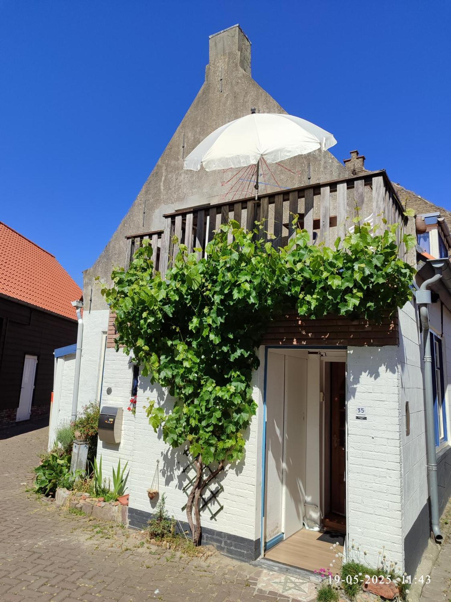 The Cosy Little House With The Sundial Villa Stavenisse Eksteriør billede